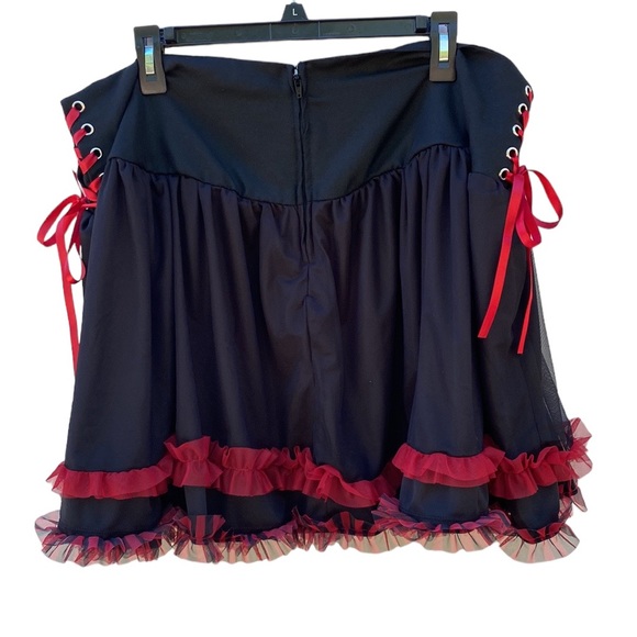 Hot topic Womens plus size 2X black & red side lace up ruffle skirt gothic punk - Picture 3 of 7
